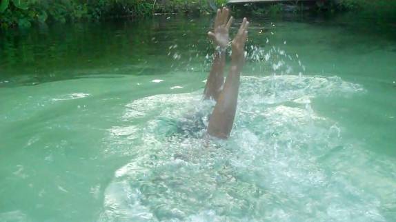 Testando o Fervedouro do Alecrim, em São Félix do Tocantins, no Jalapão - TO